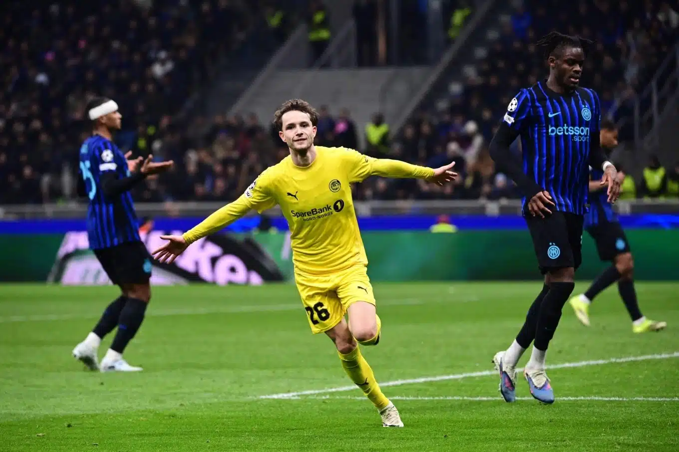 Đương kim á quân Champions League chính thức bị loại